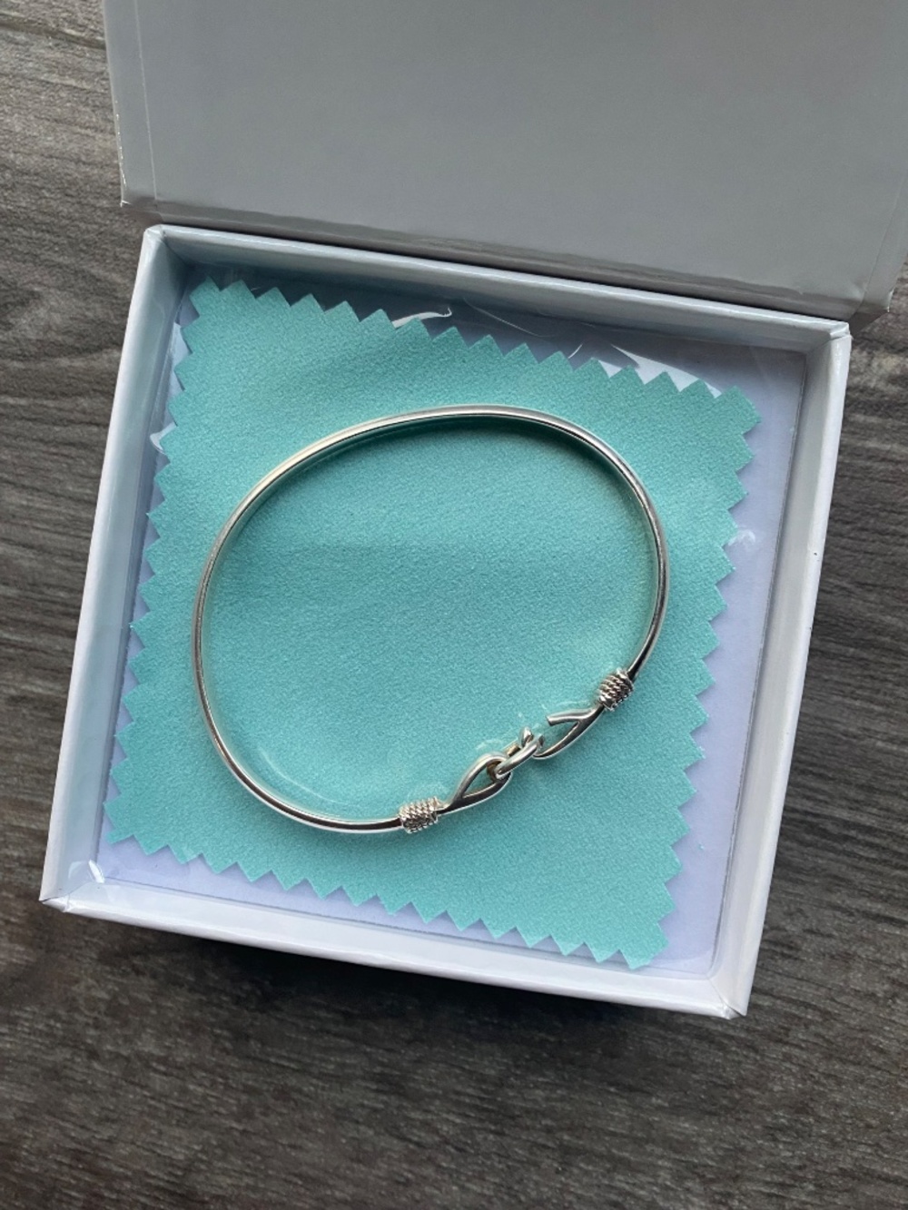 Cape Cod Sterling Silver Porthole Bracelet - Picture 4 of 5